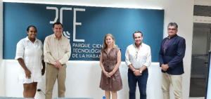 Visita de Carmen Escolano y Francisco Brotons a Holguín